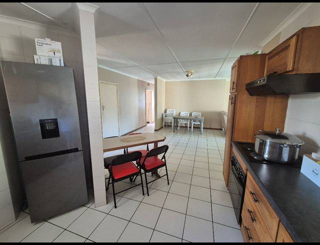 3 BEDROOM TOWNHOUSE FOR SALE IN MANABA BEACH